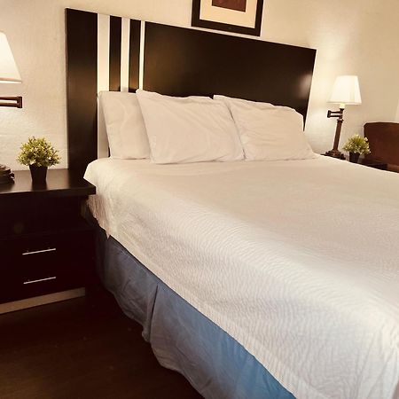 Travelodge By Wyndham Valleyfair Shakopee Buitenkant foto